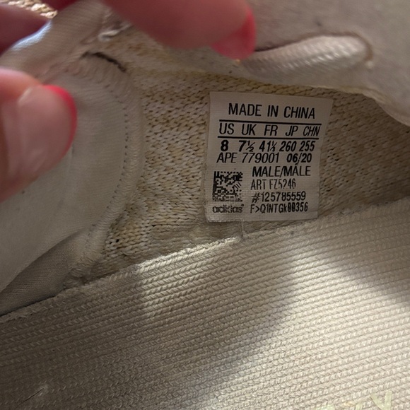 Yeezy Boost 350 V2 by adidas - Picture 5 of 10